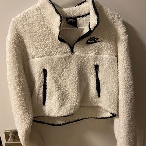 Cropped Nike Sweatshirt
